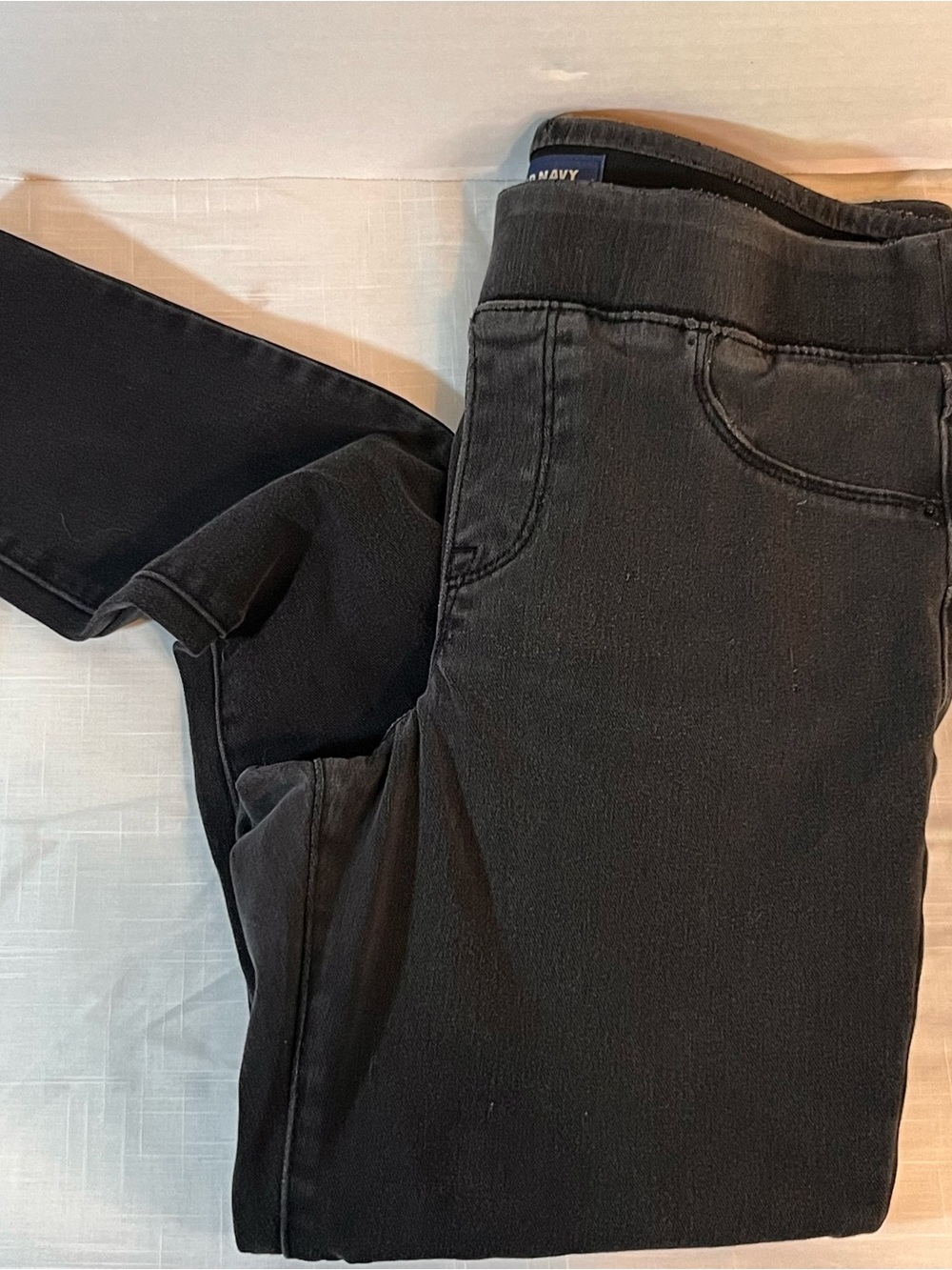 Old Navy Women's Skinny Jeans in Black